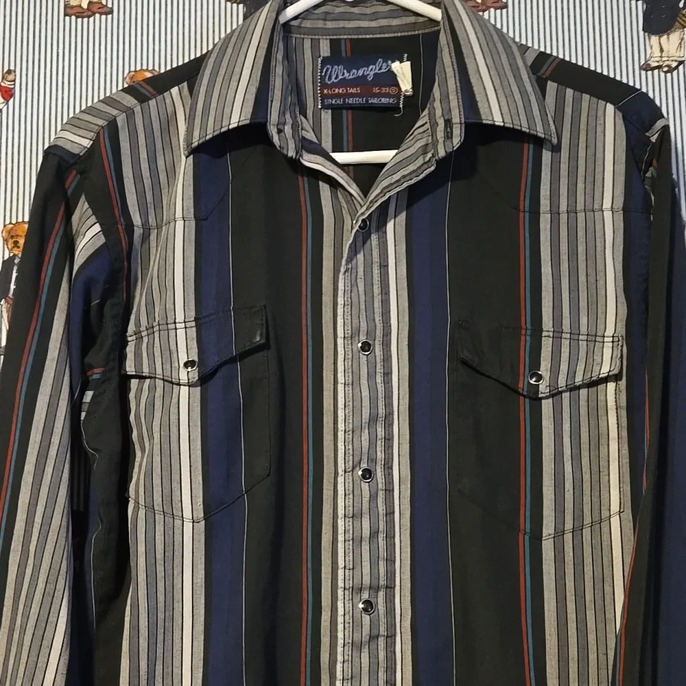 Vintage Wrangler Single Needle Striped Men's Shirt - Black and Gray Pearl Snap